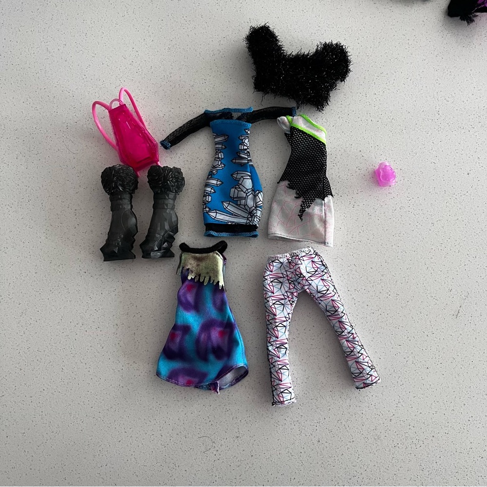 monster high doll clothes lot – abbey bominable